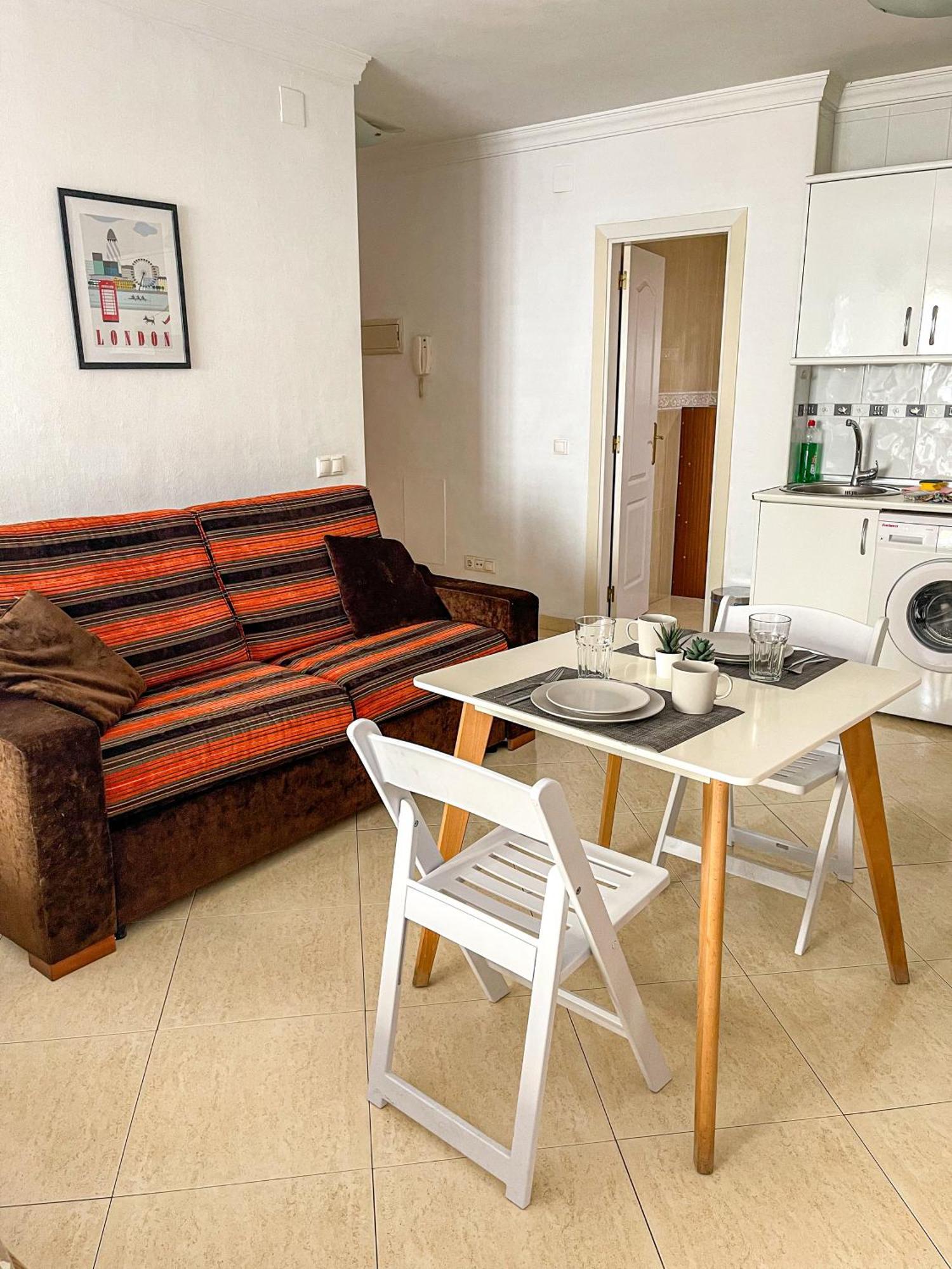 Estudio In City Center Malaga! Bagian luar foto